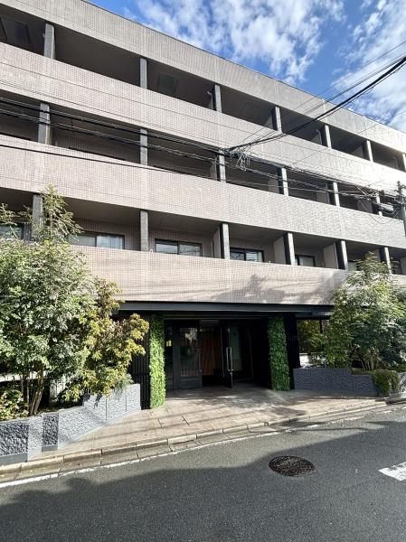 �����s�L����G�i���J�P���ڂ̃}���V�����̌����O��